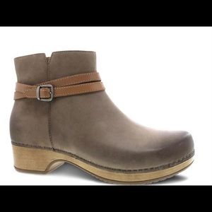 Dansko Brook Boots. Brand new never been worn